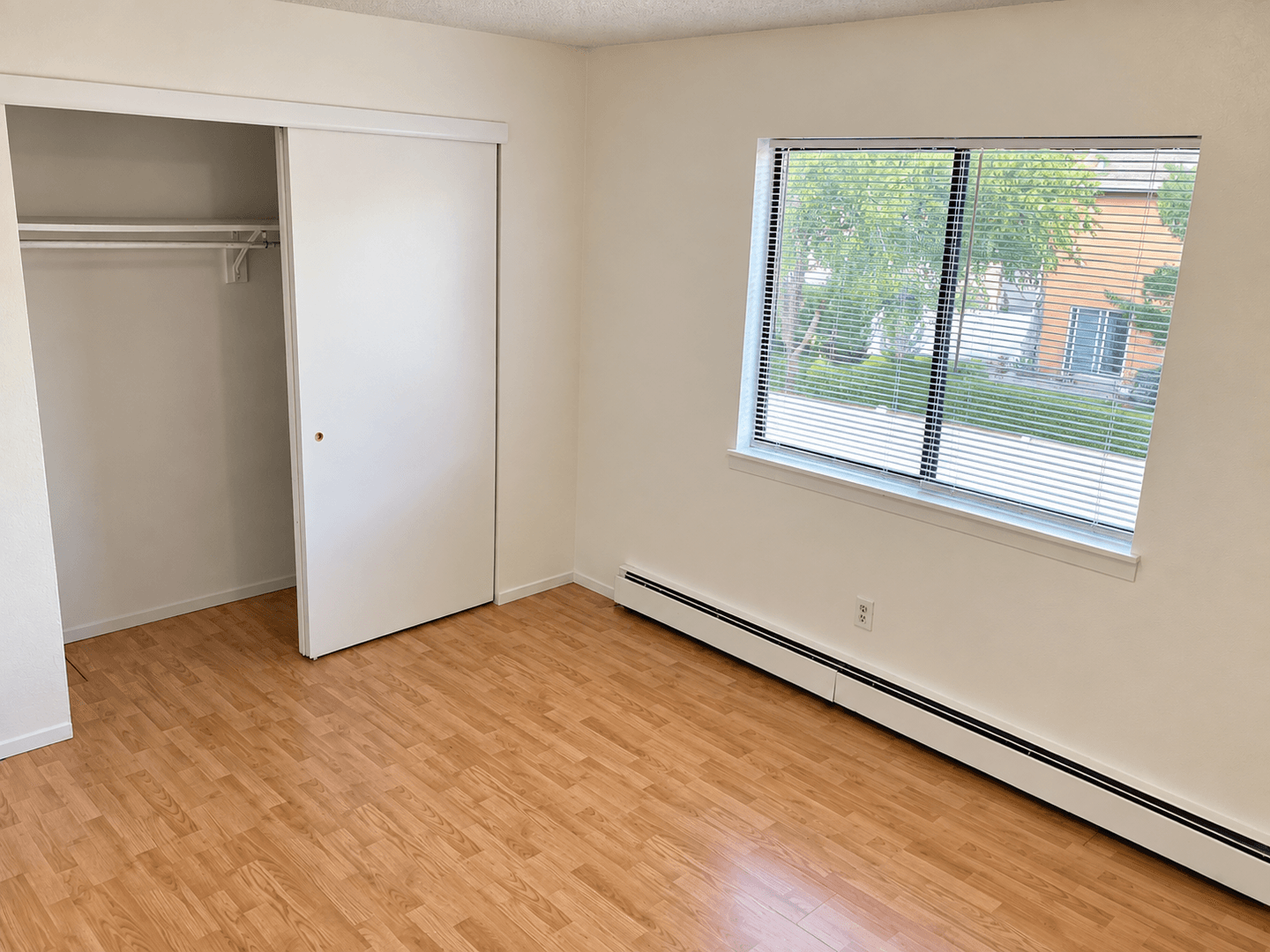 Palisade Apartment: 910 Iowa Ave.