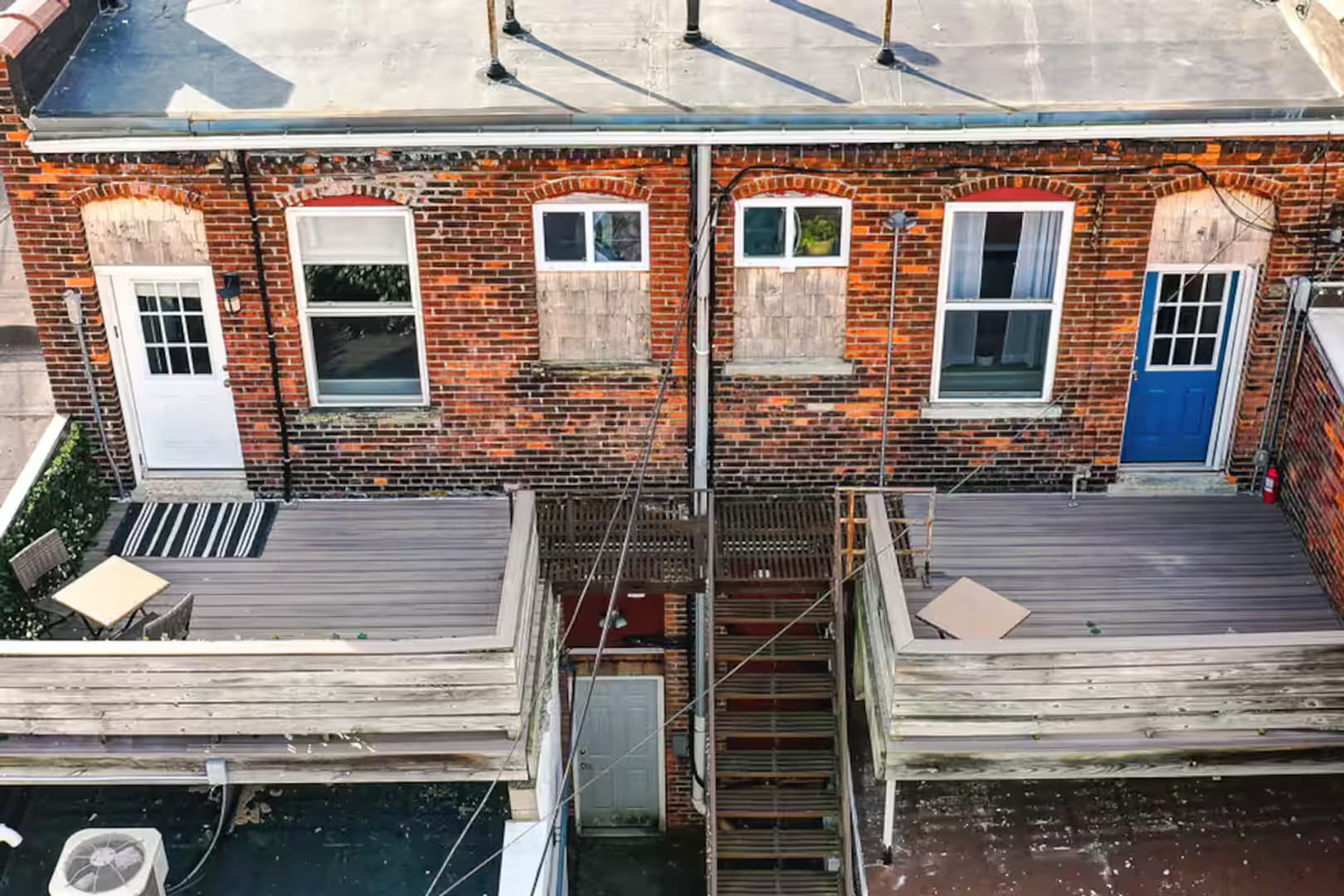 Marysville Apartment: 120-122 E. 5th St
