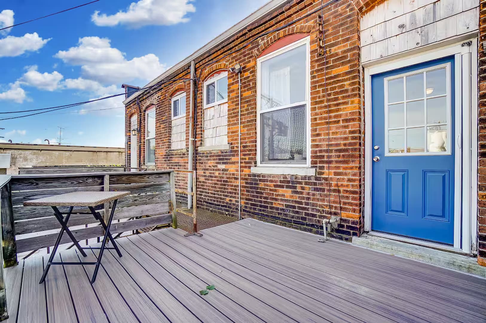 Marysville Apartment: 120-122 E. 5th St