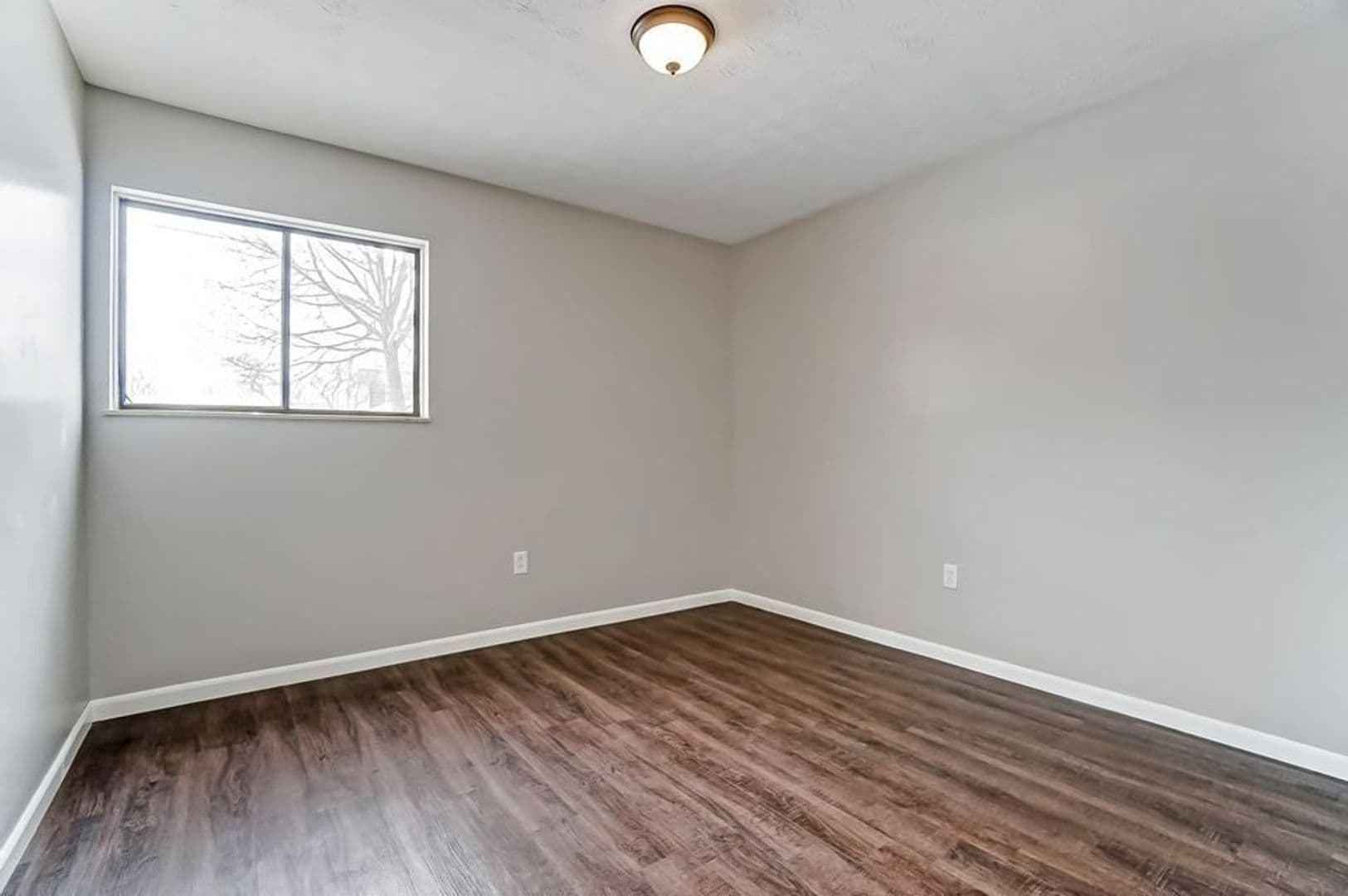 Marysville Apartment: 718 Collins Ave