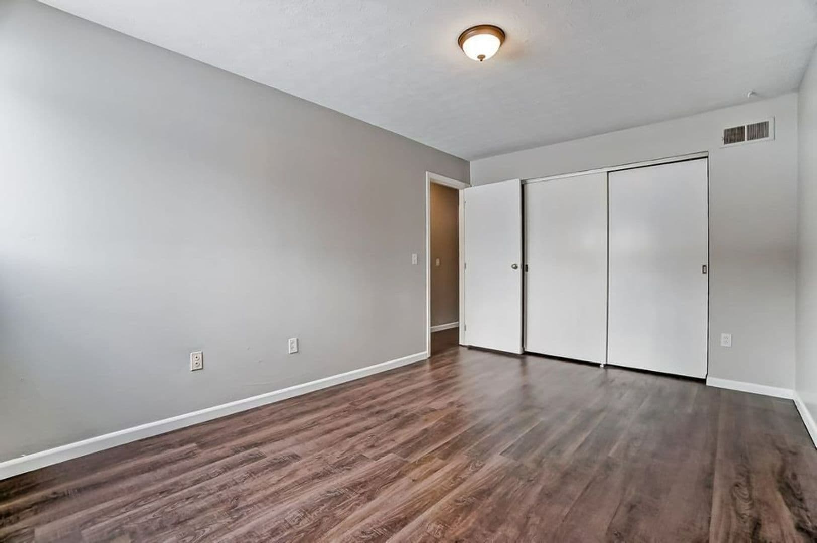 Marysville Apartment: 718 Collins Ave