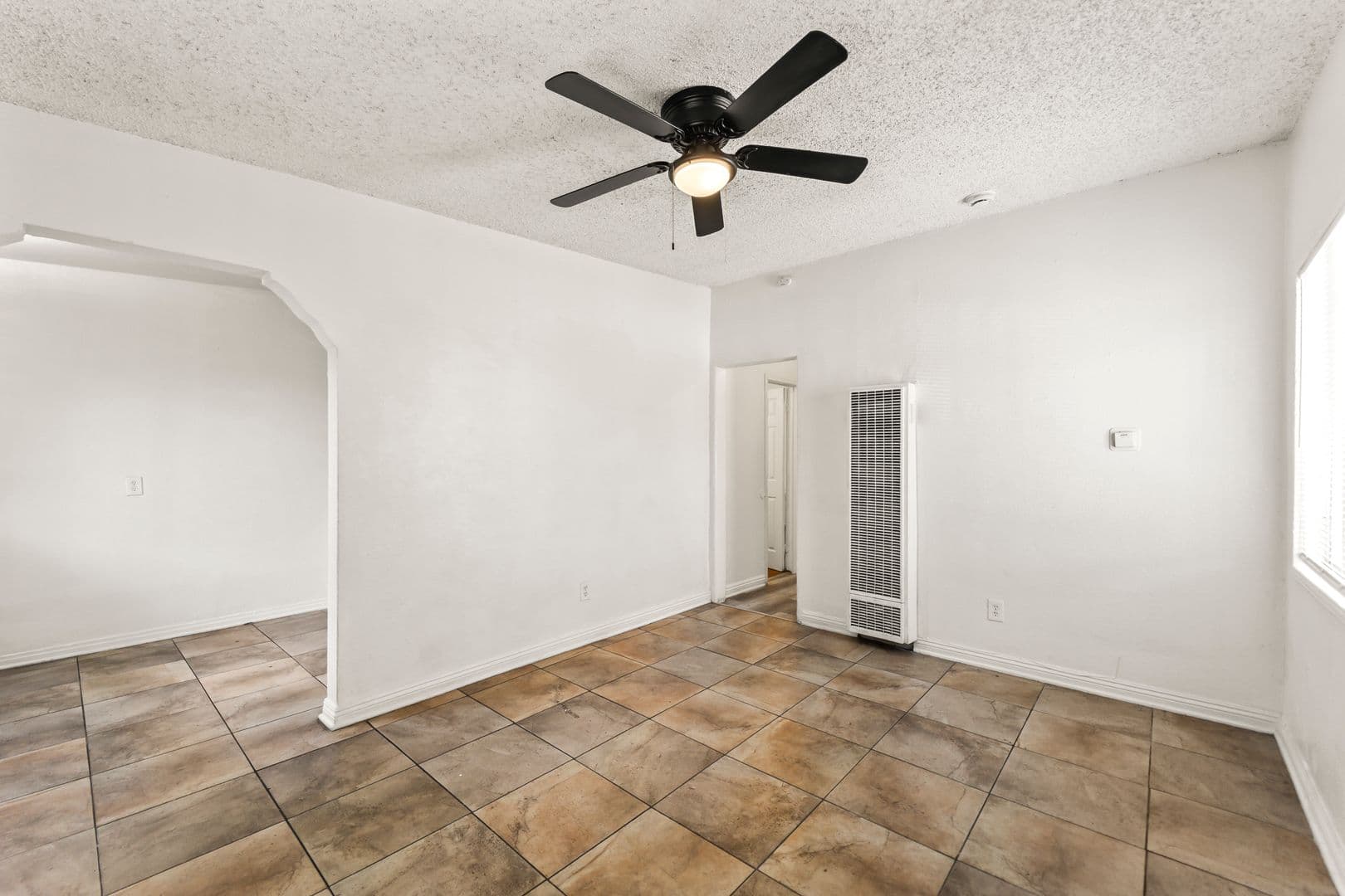 Los Angeles Apartment: 709 E 108th - 709
