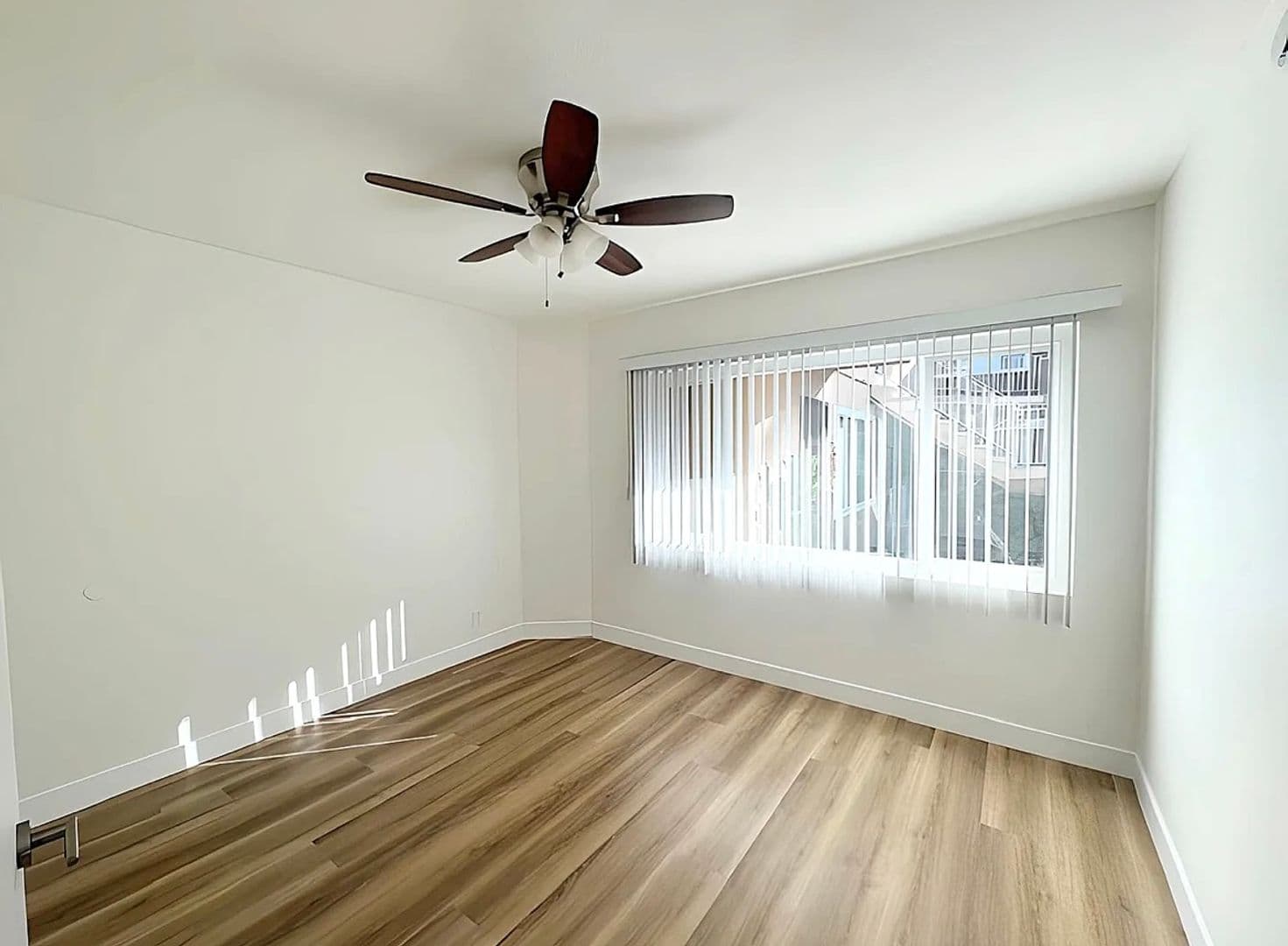 Sherman Oaks Apartment: 4462 Murietta Ave