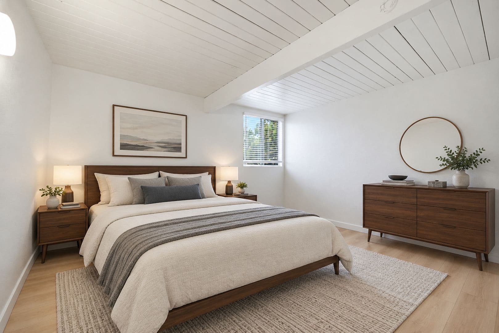 Los Angeles Apartment: 11242 S. New Hampshire Ave