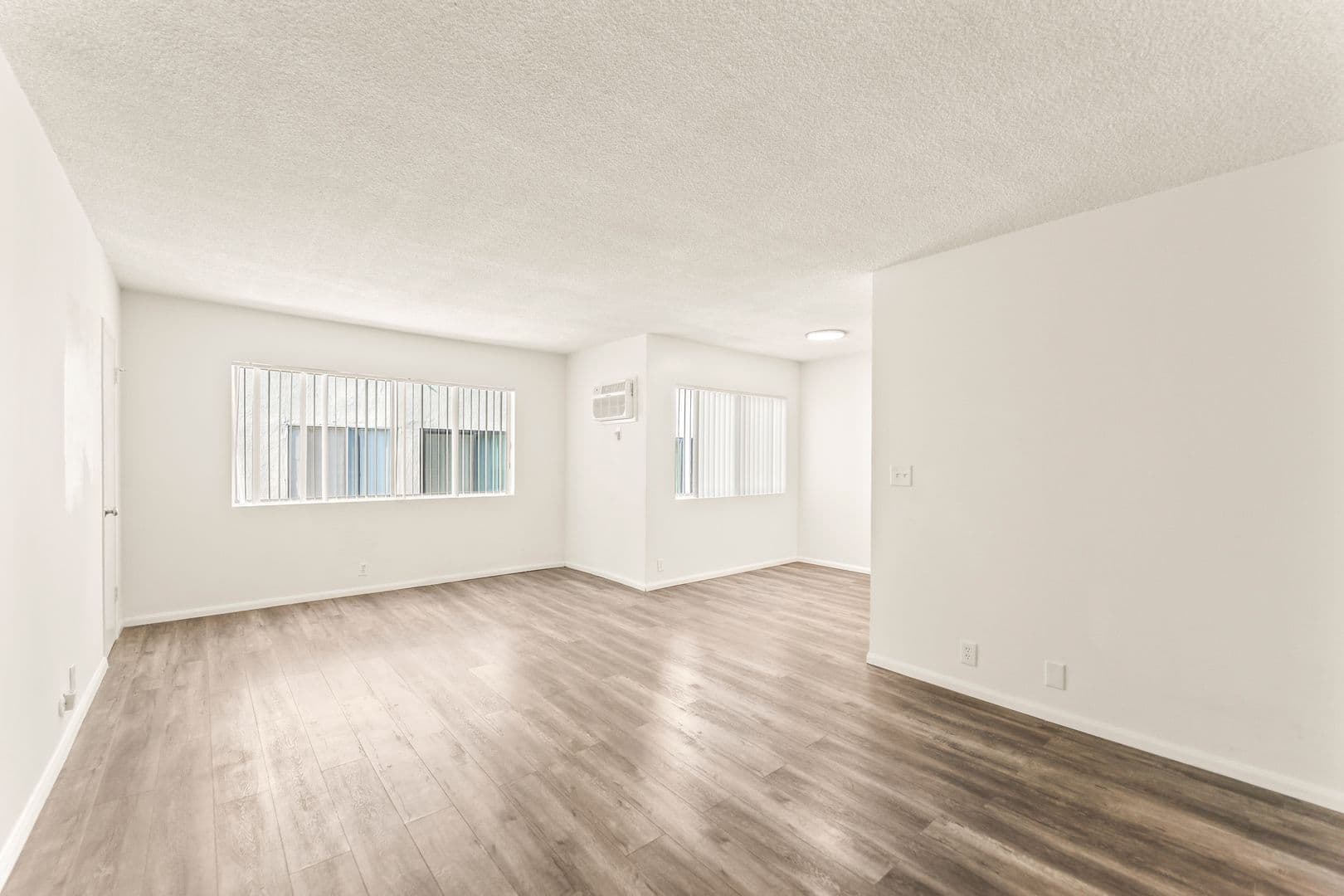 West Hollywood Apartment: 714 W. Knoll Dr.