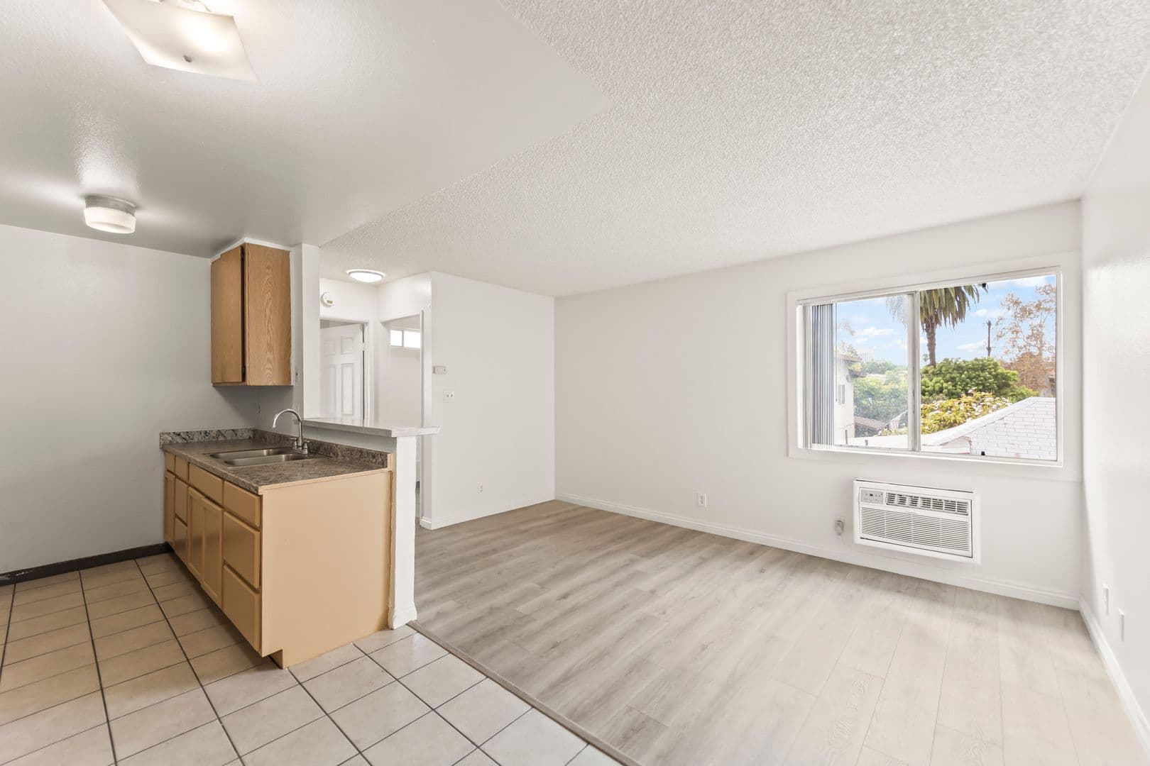 Los Angeles Apartment: 1620 Bridge St.