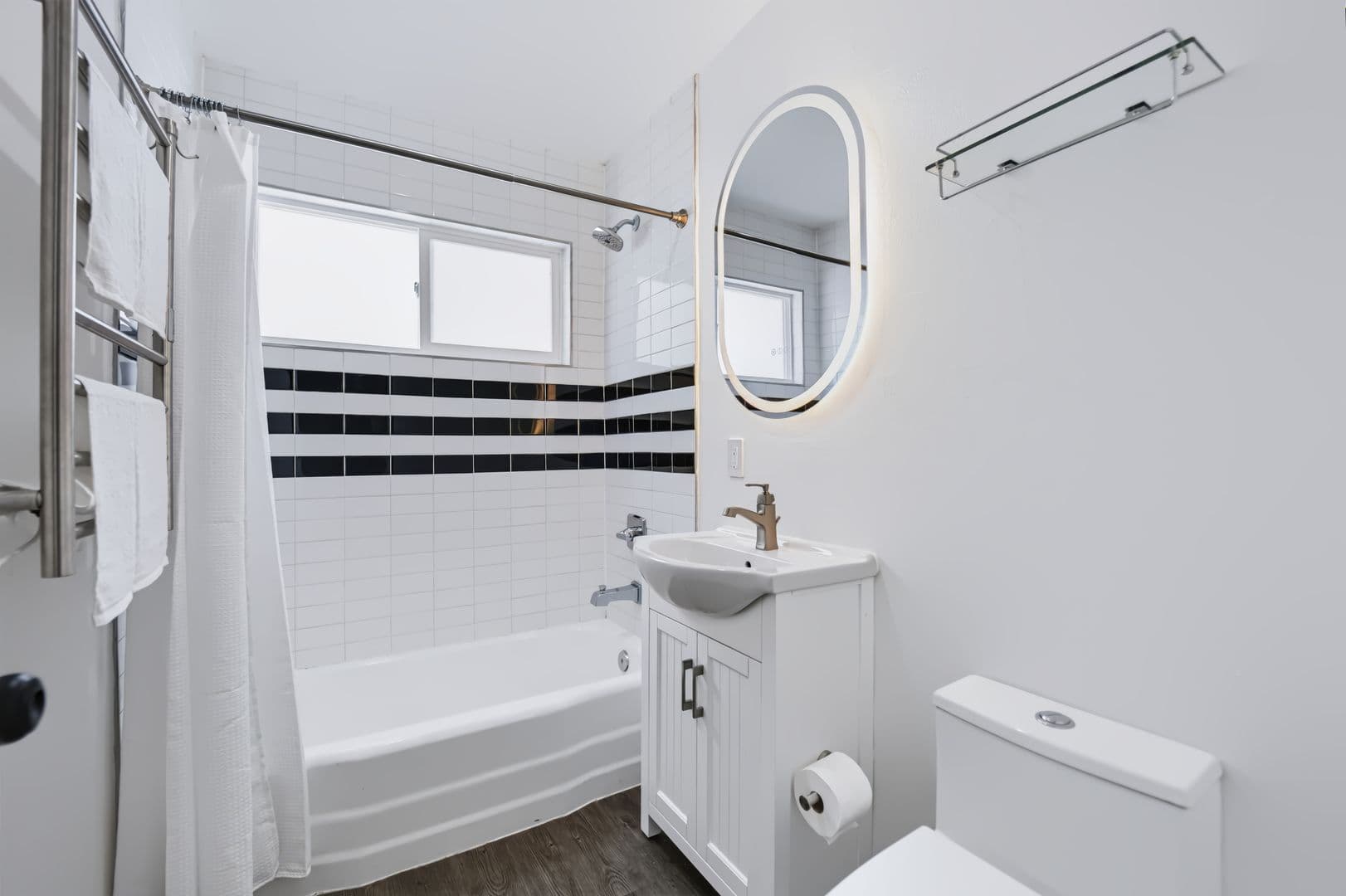 Sherman Oaks Apartment: 4323 Van Nuys Blvd