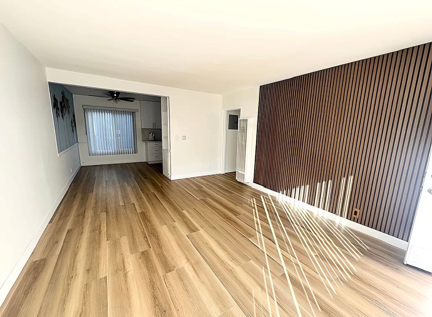 Sherman Oaks Apartment: 4462 Murietta Ave