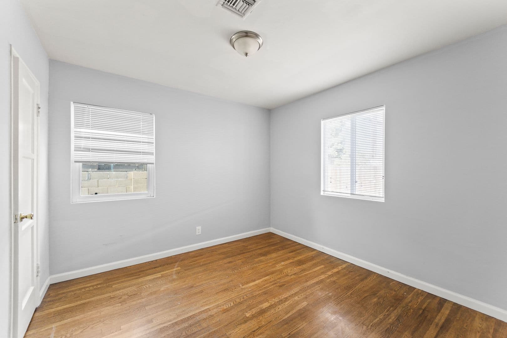 Los Angeles House: 8102 Norwich Ave