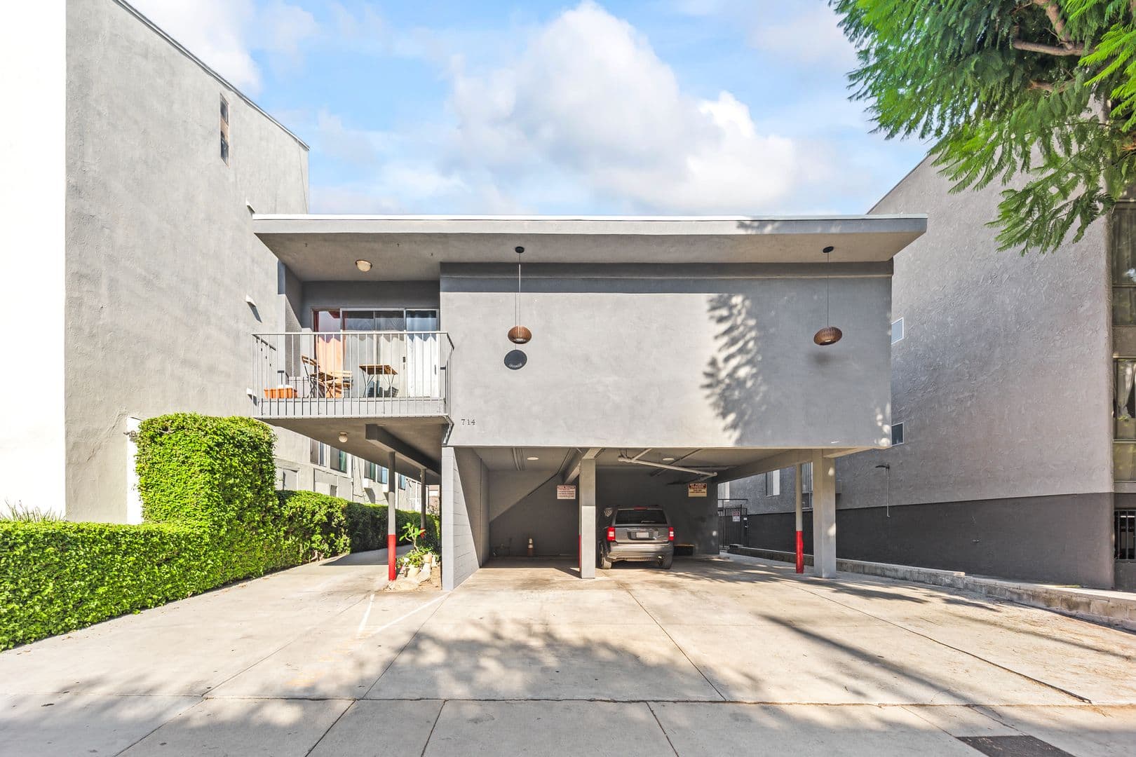 West Hollywood Apartment: 714 W. Knoll Dr.