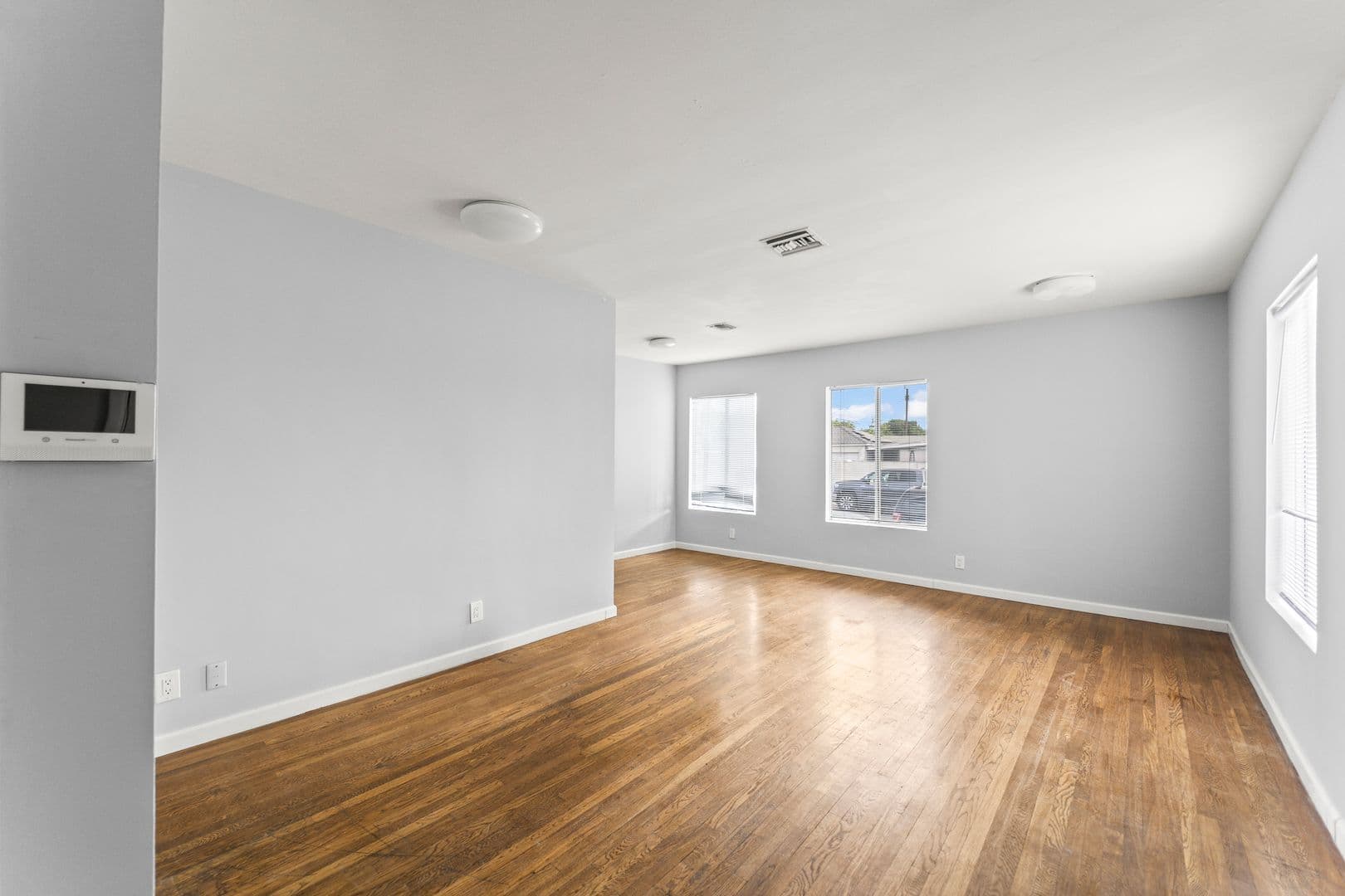 Los Angeles House: 8102 Norwich Ave