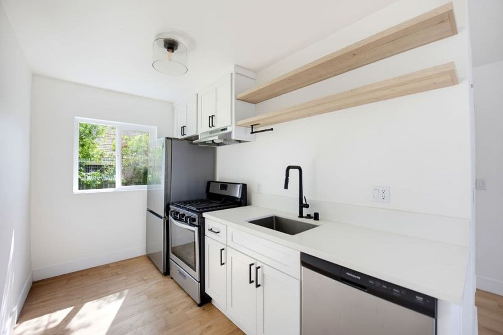 Los Angeles Apartment: 1717-1725 Park Ave