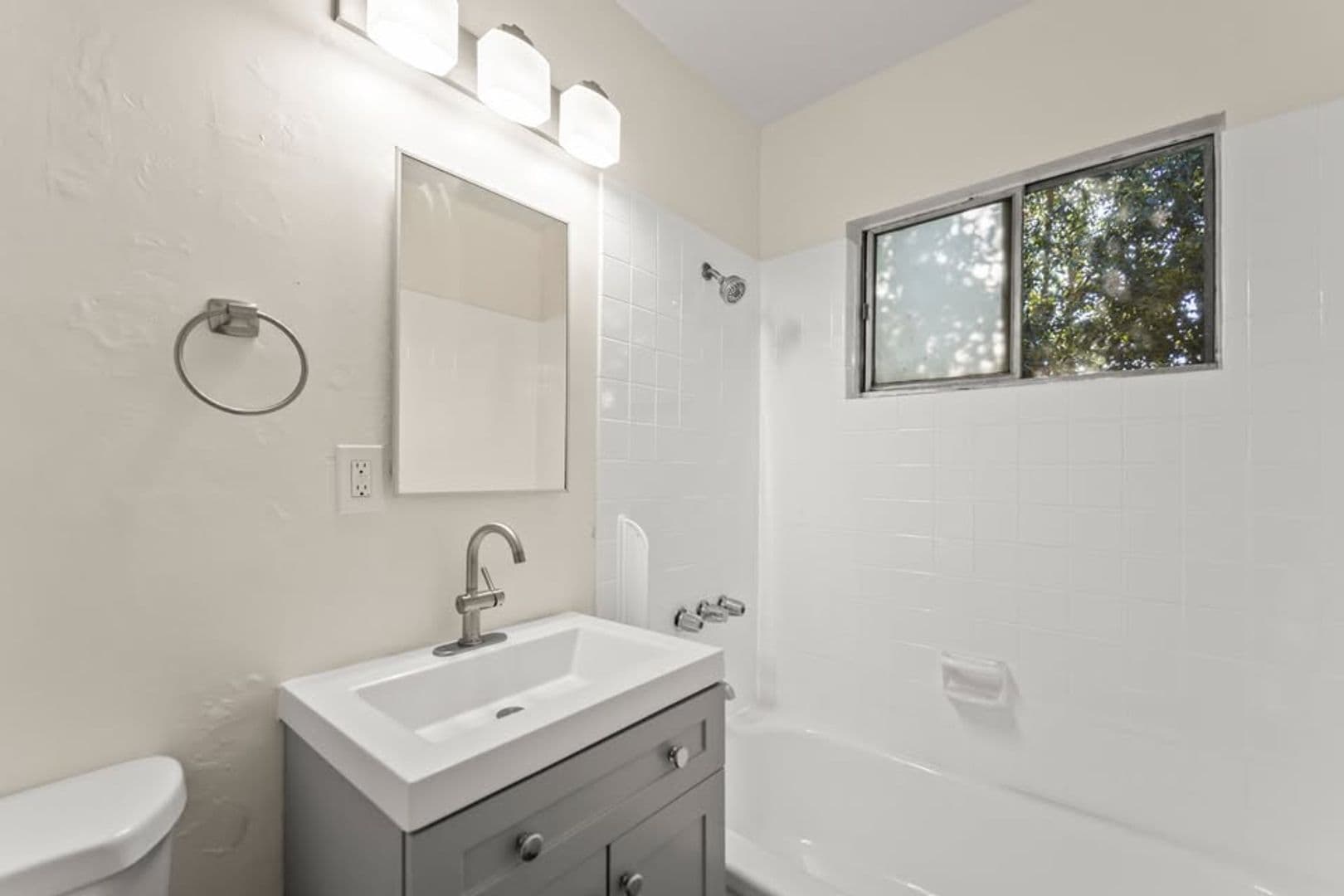 Los Angeles Apartment: 856 W. 84th St.