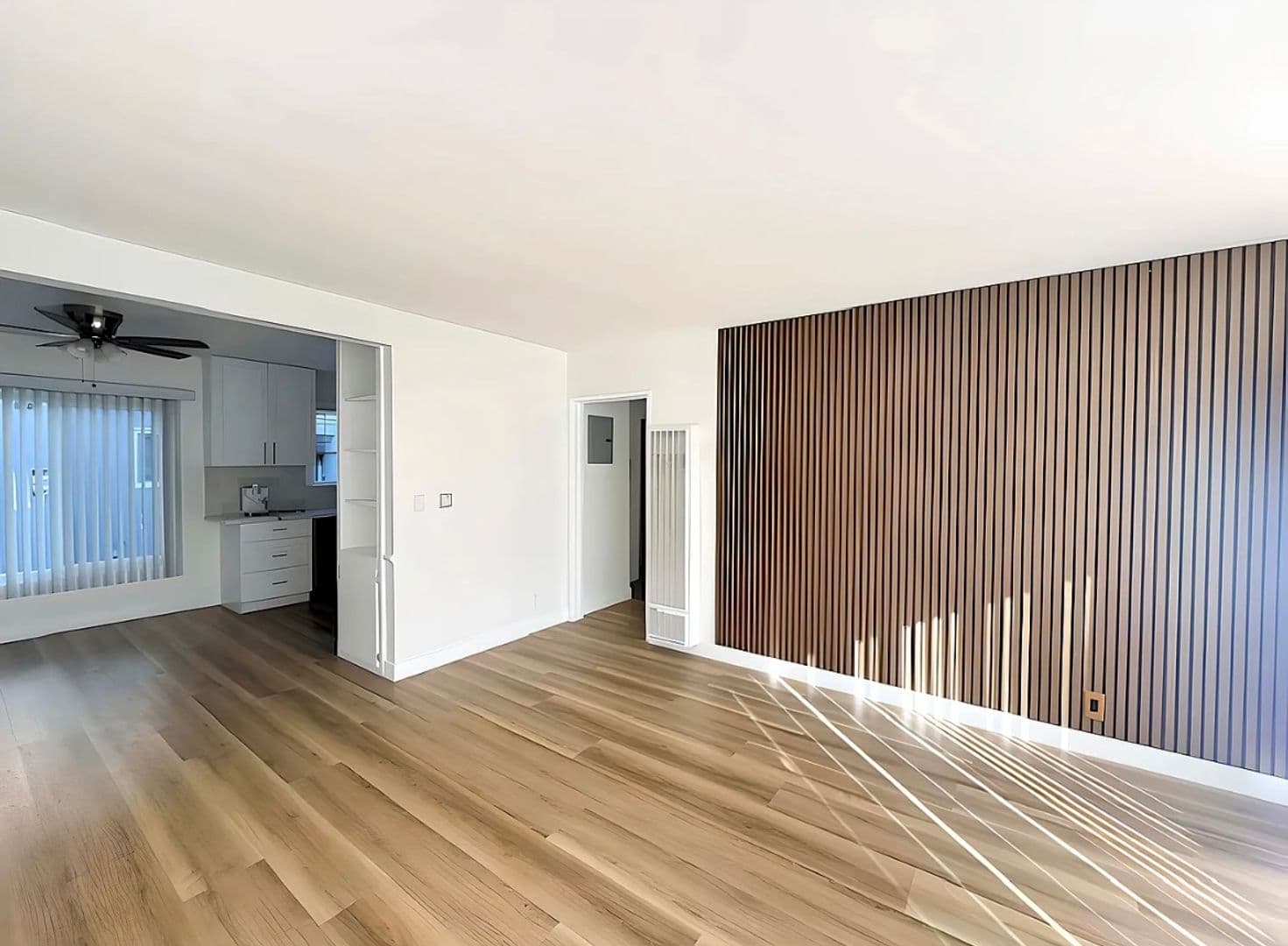 Sherman Oaks Apartment: 4462 Murietta Ave
