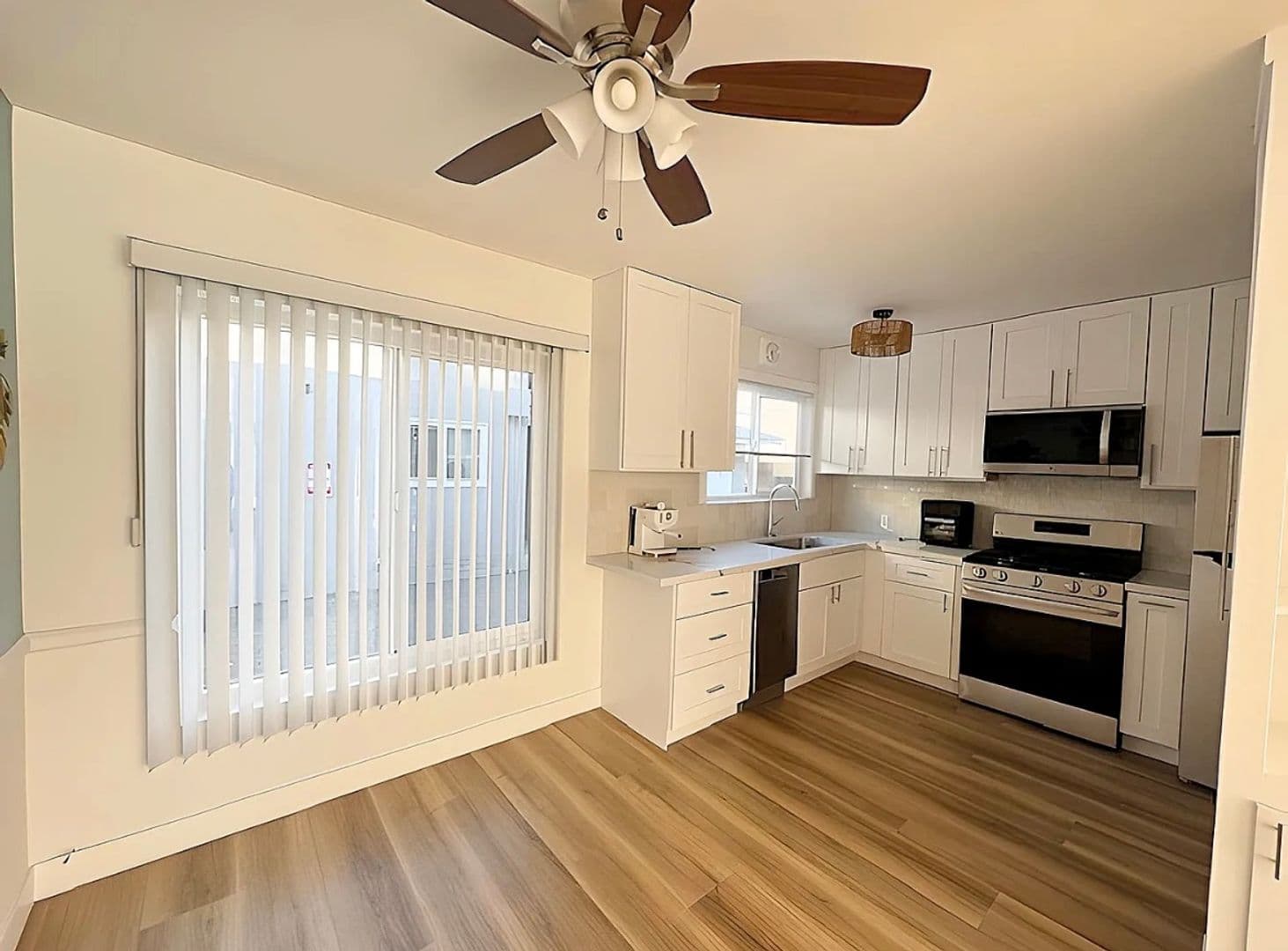Sherman Oaks Apartment: 4462 Murietta Ave