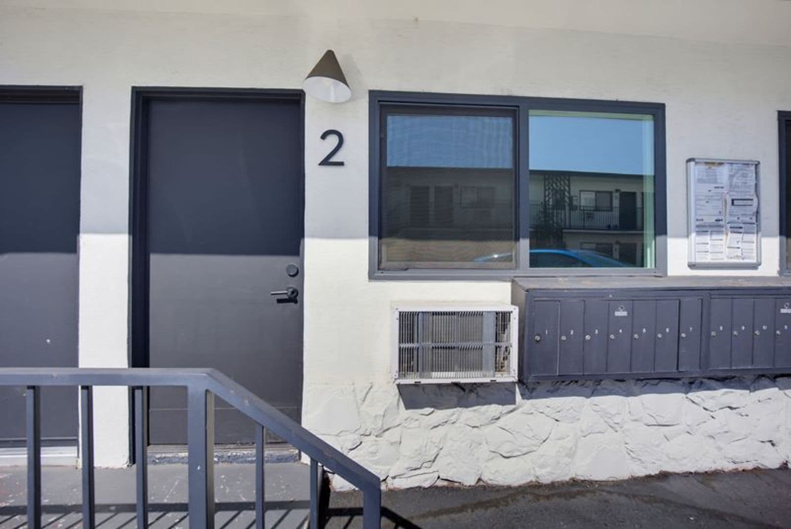 Los Angeles Apartment: 1717-1725 Park Ave