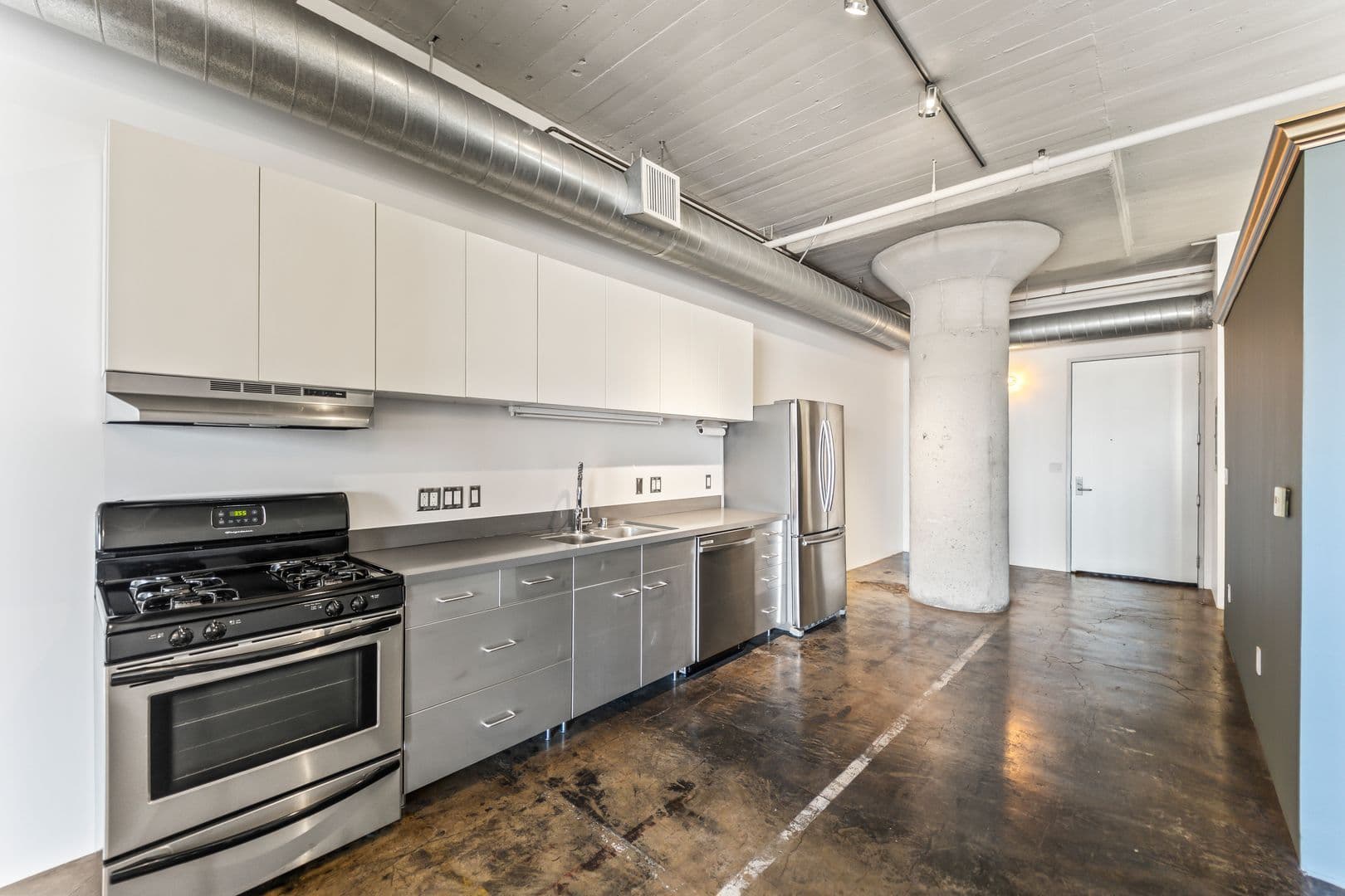 Los Angeles Apartment: 1855 Industrial St.