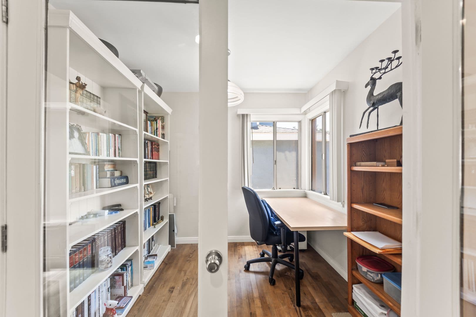 Los Angeles House: 8016 Denrock Ave