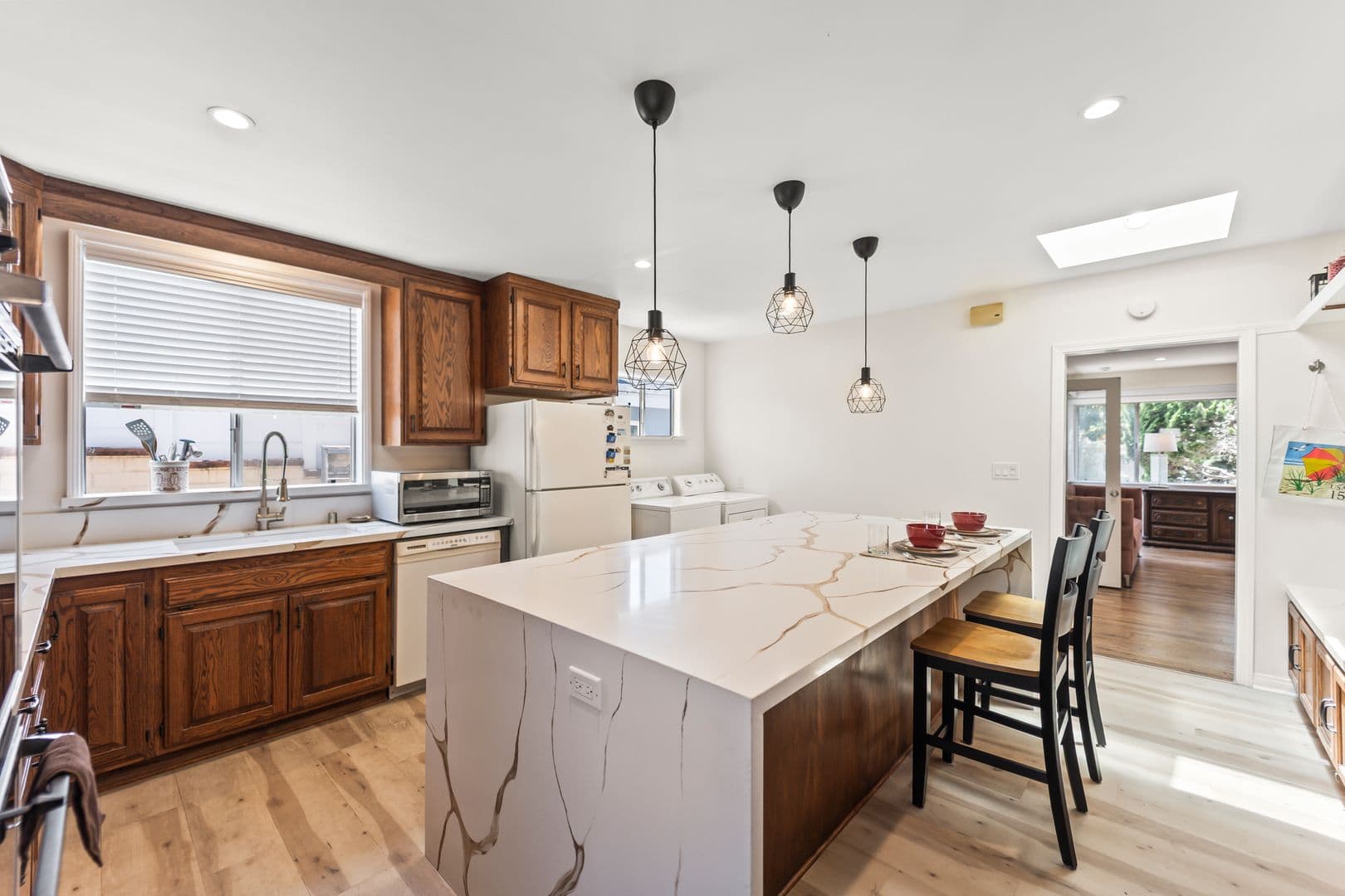 Los Angeles House: 8016 Denrock Ave