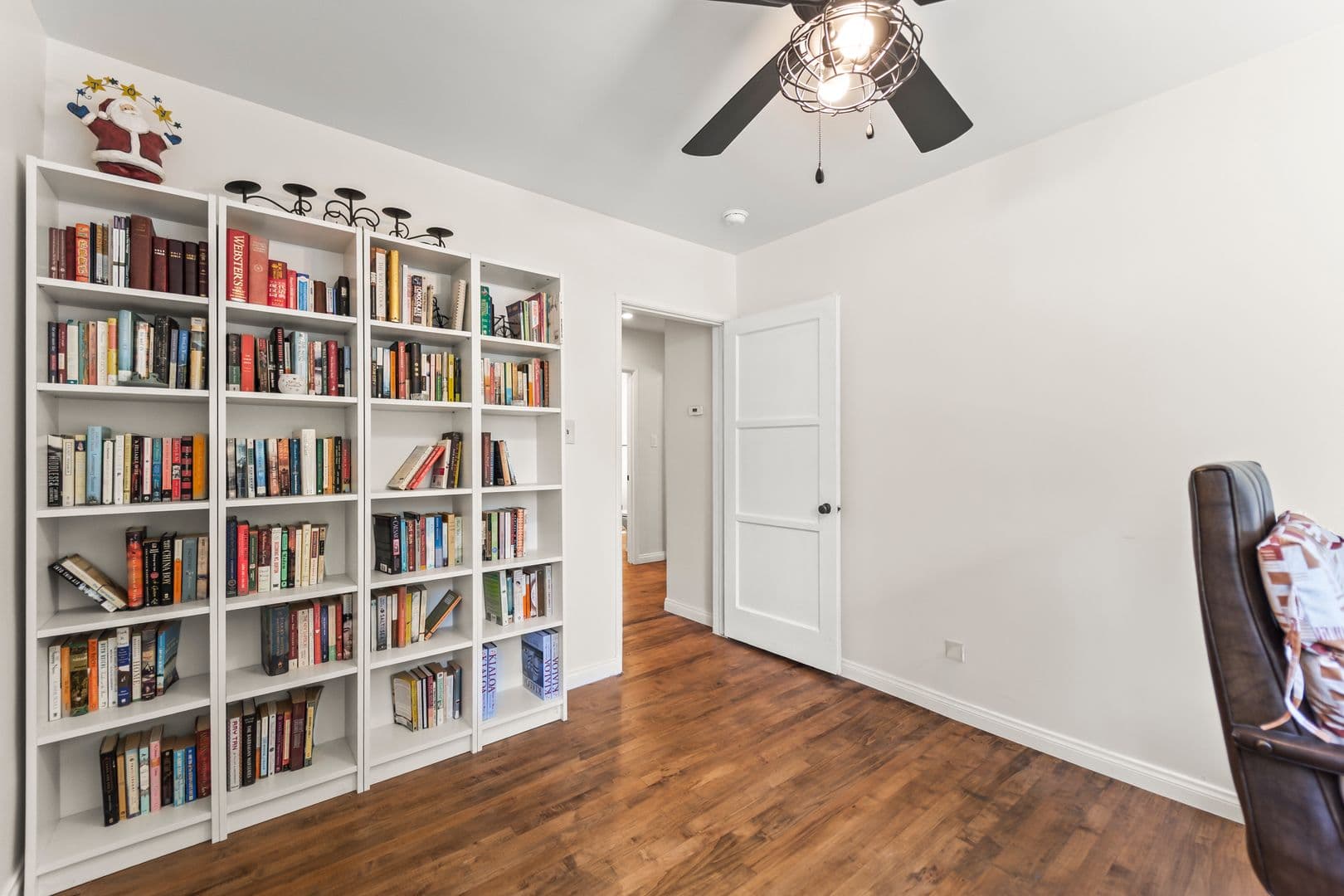 Los Angeles House: 8016 Denrock Ave