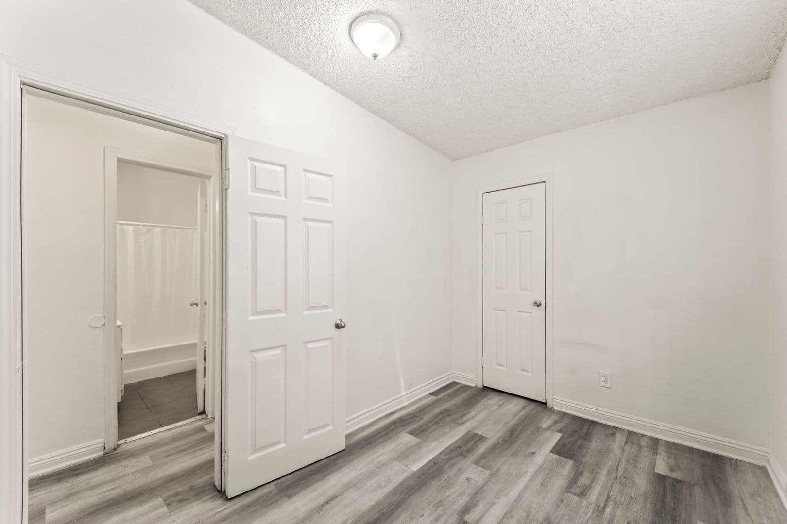 Los Angeles Apartment: 709 E 108th - 709