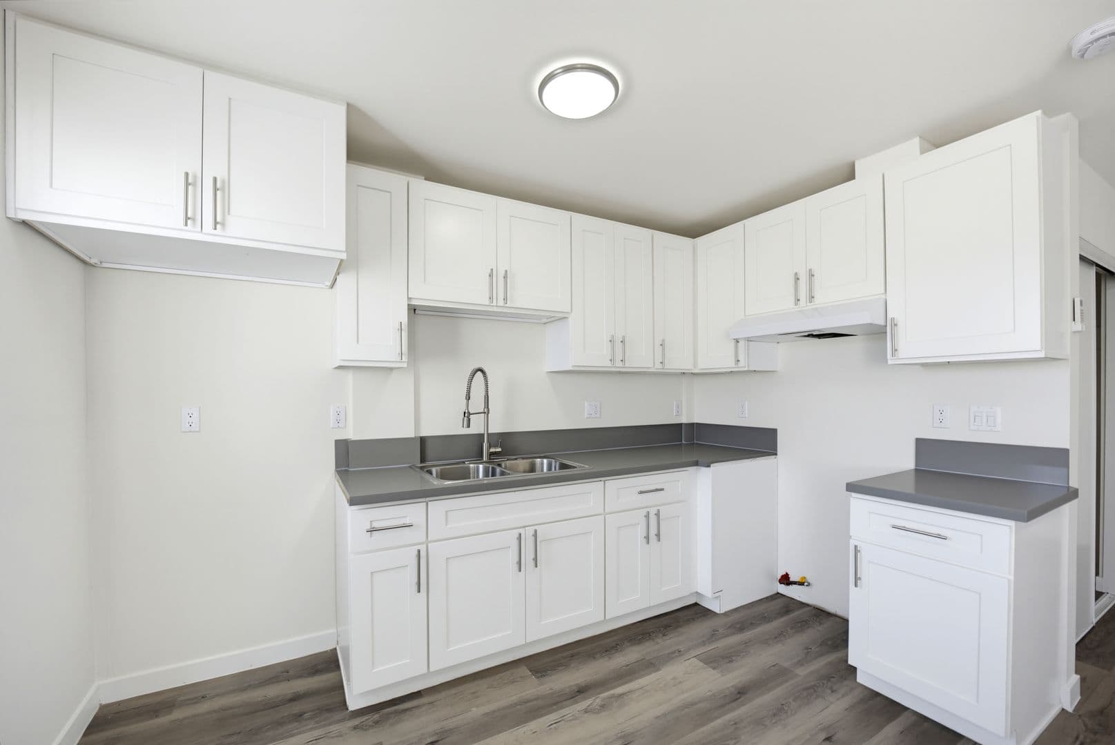 Los Angeles Apartment: 862 W. 84th St.