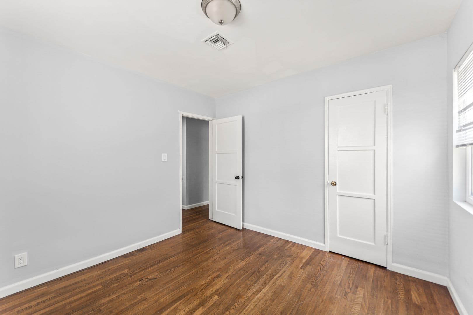 Los Angeles House: 8102 Norwich Ave
