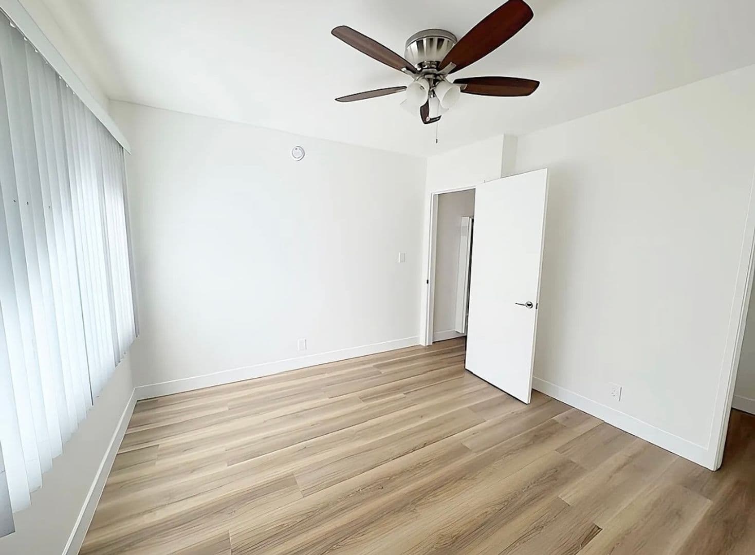 Sherman Oaks Apartment: 4462 Murietta Ave