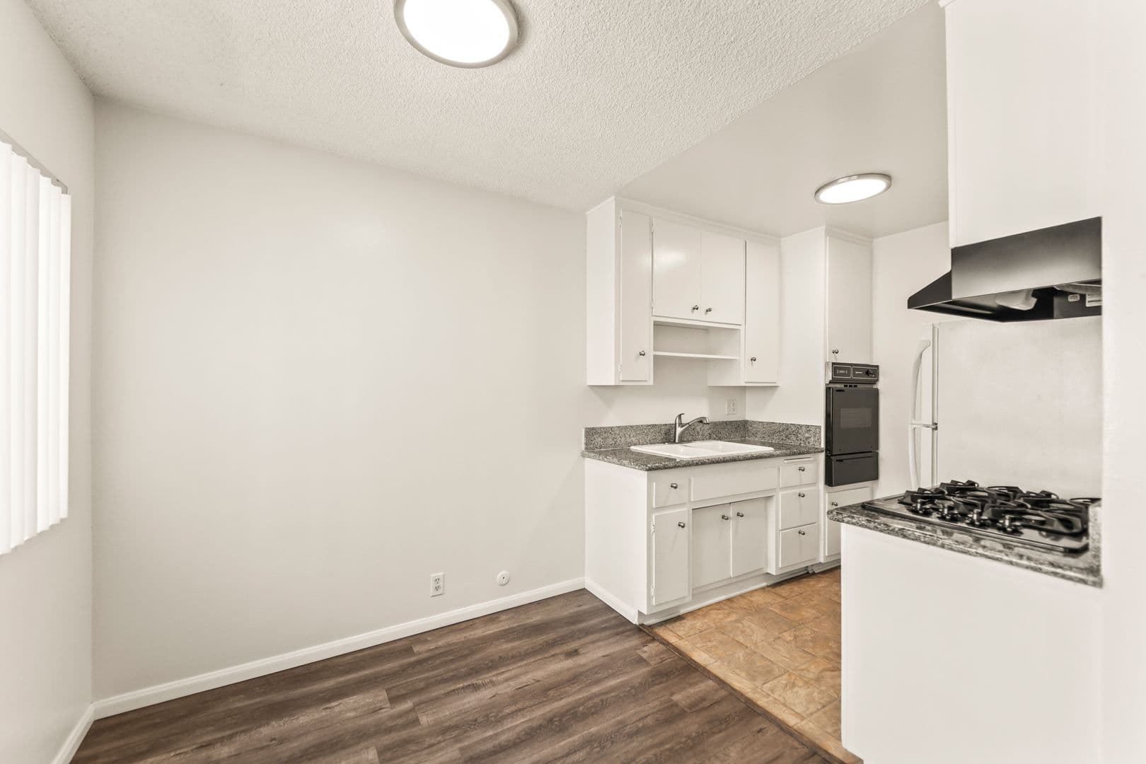 West Hollywood Apartment: 714 W. Knoll Dr.