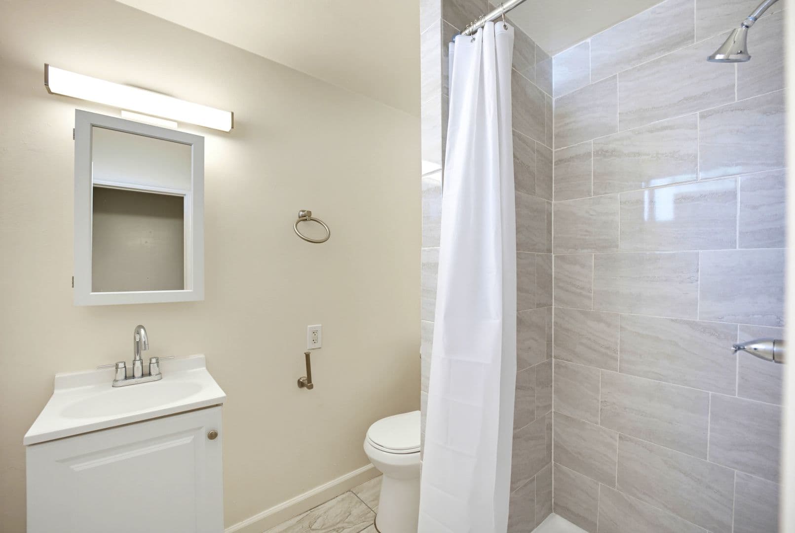 Los Angeles Apartment: 1258 W. 87th St.