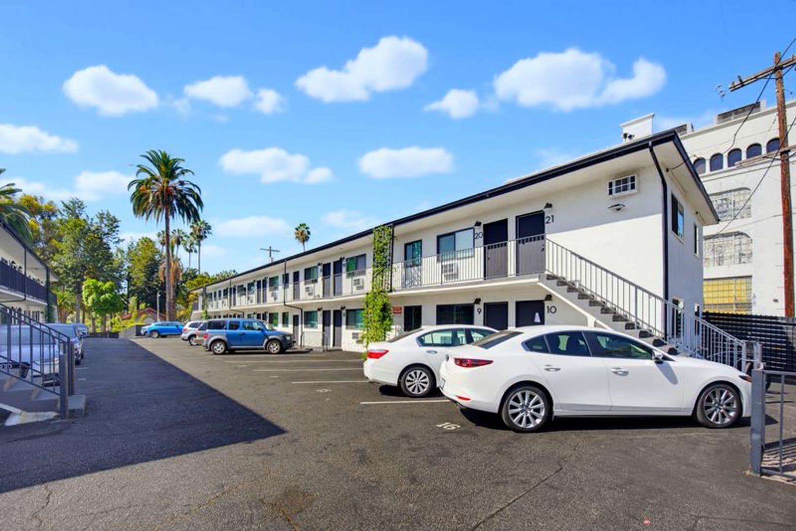 Los Angeles Apartment: 1717-1725 Park Ave