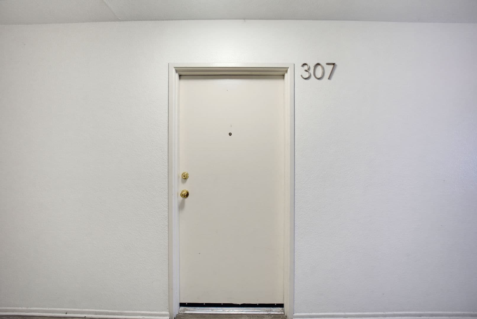 Los Angeles Apartment: 412 Coronado Terrace