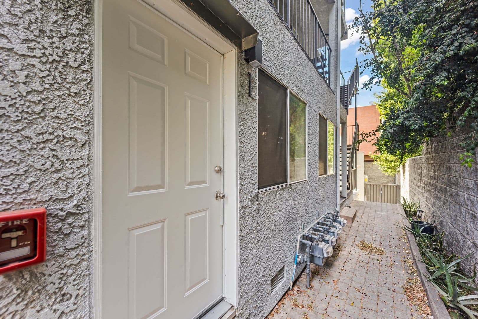 Inglewood Apartment: 231 East Hyde Park Blvd
