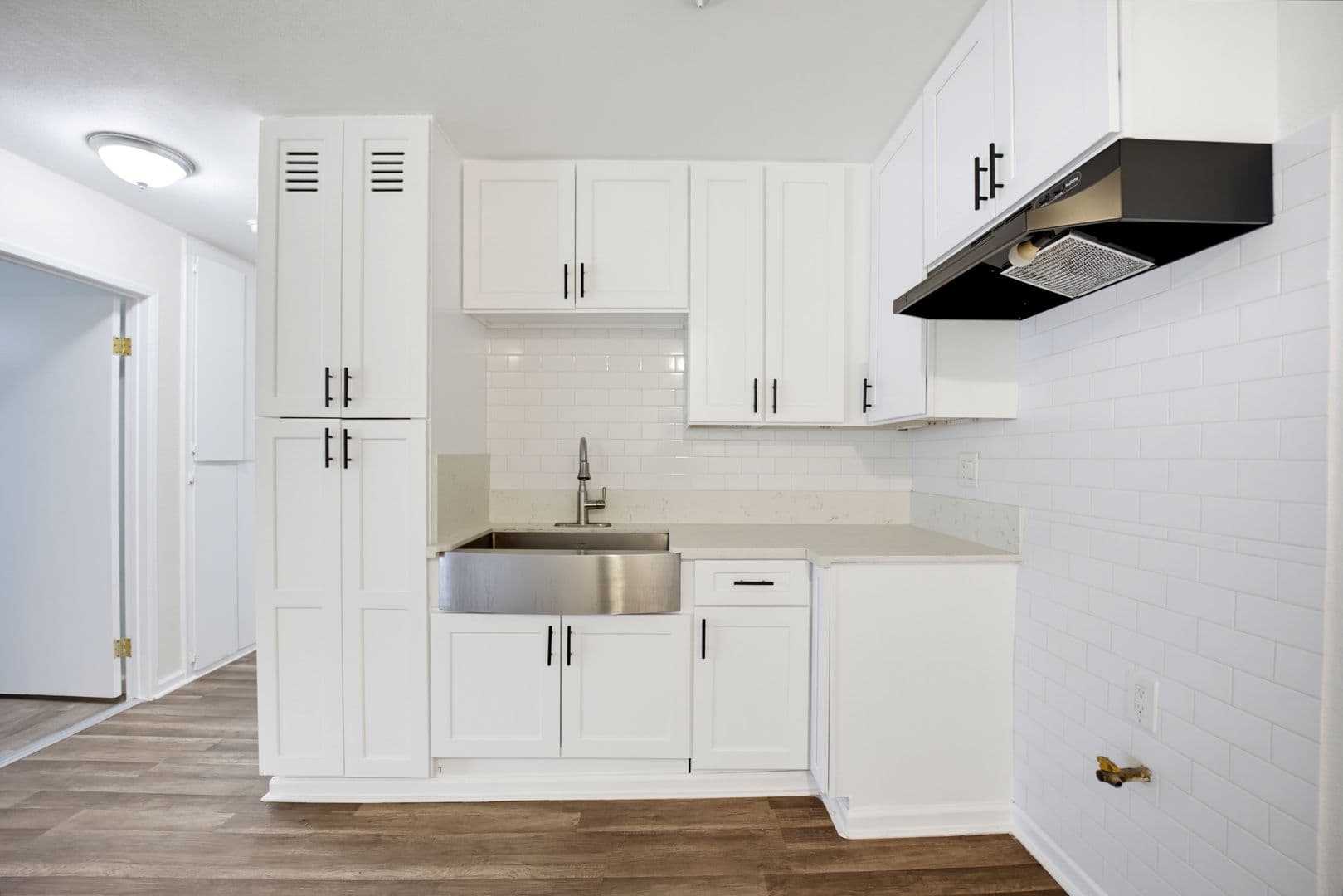 Los Angeles Apartment: 412 Coronado Terrace