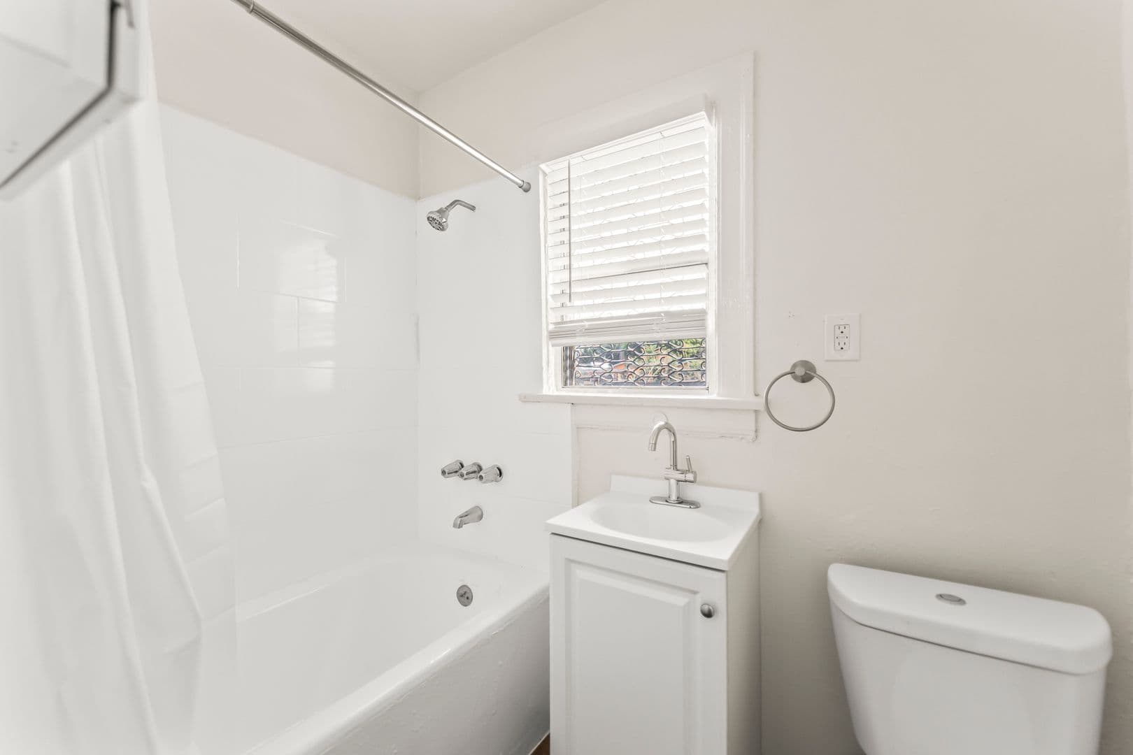 Los Angeles Apartment: 314/316 W 50th St.