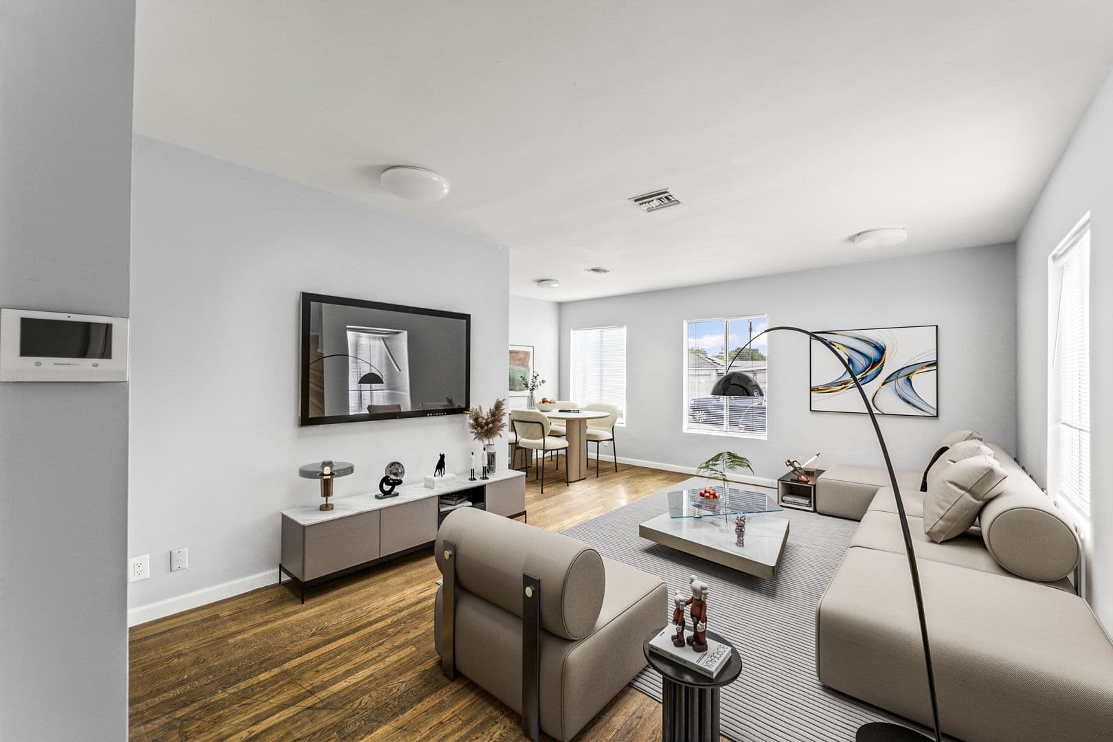 Los Angeles House: 8102 Norwich Ave