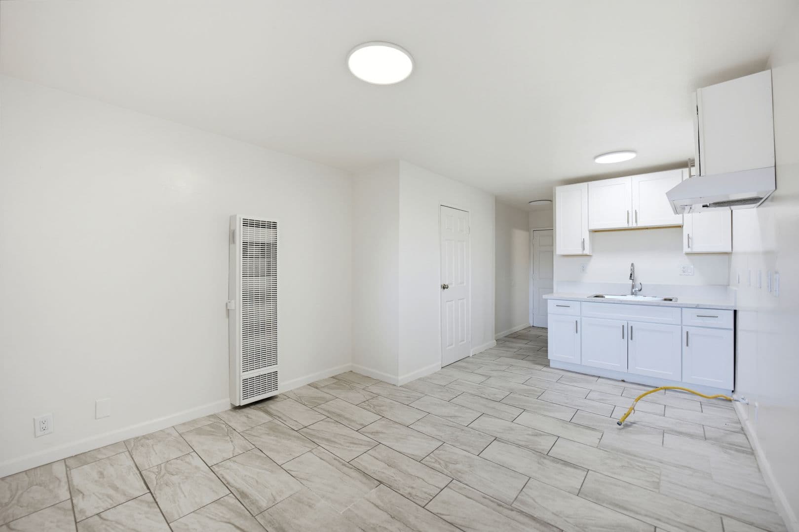 Los Angeles Apartment: 1258 W. 87th St.