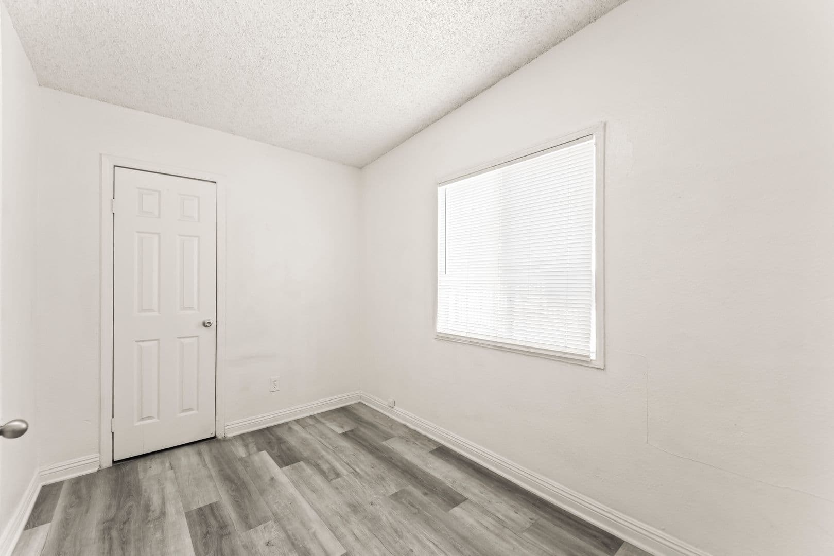 Los Angeles Apartment: 709 E 108th - 709