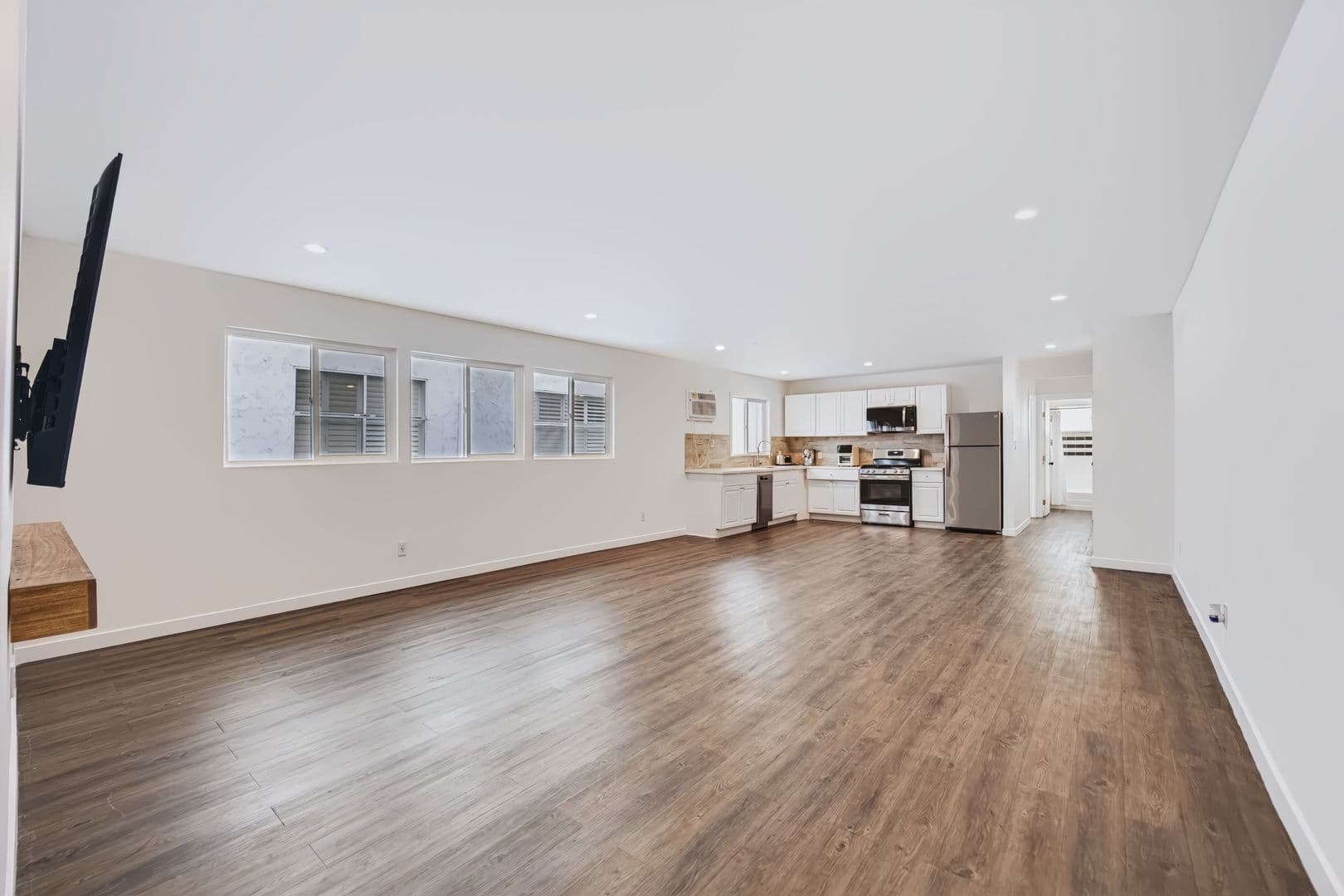 Sherman Oaks Apartment: 4323 Van Nuys Blvd