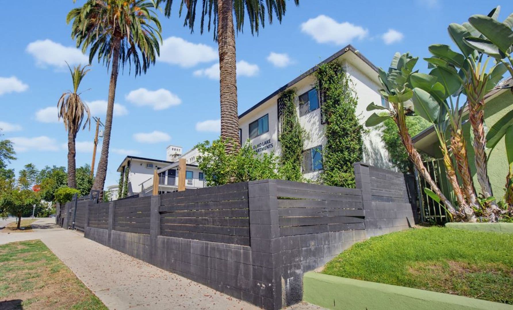 Los Angeles Apartment: 1717-1725 Park Ave