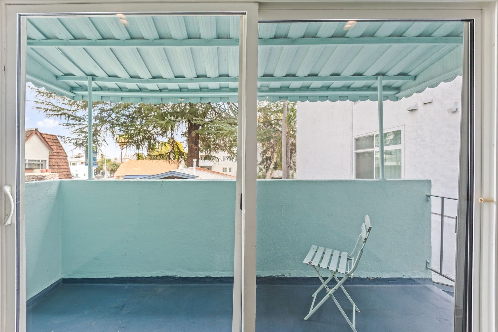 Sherman Oaks Apartment: 4323 Van Nuys Blvd