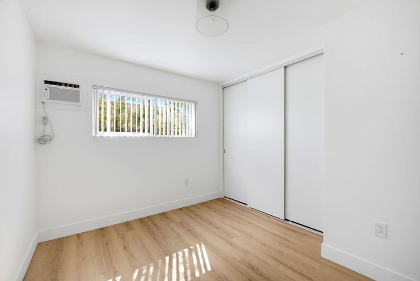 Los Angeles Apartment: 1717-1725 Park Ave