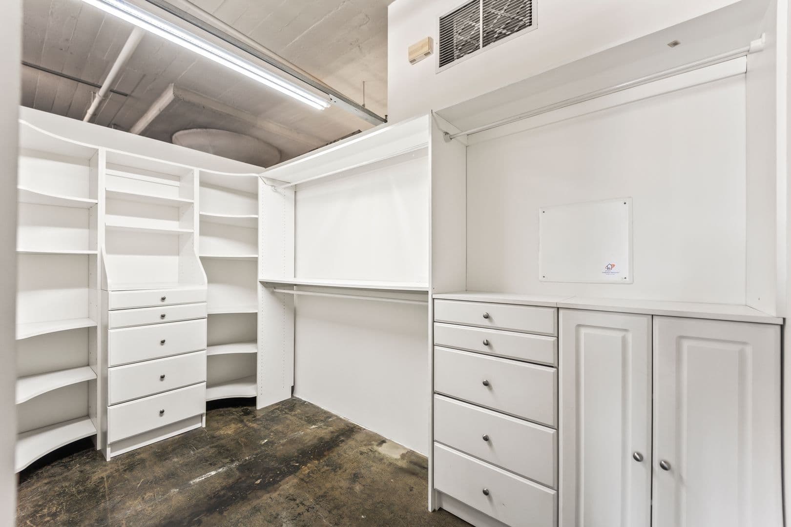 Los Angeles Apartment: 1855 Industrial St.