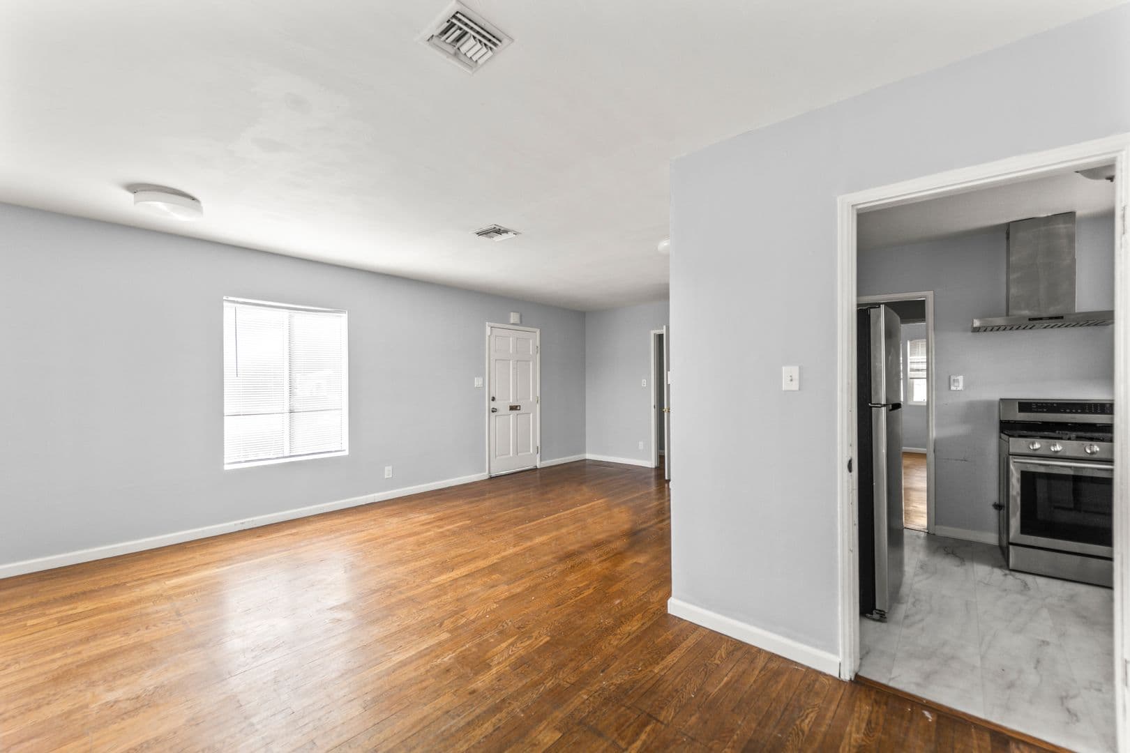 Los Angeles House: 8102 Norwich Ave