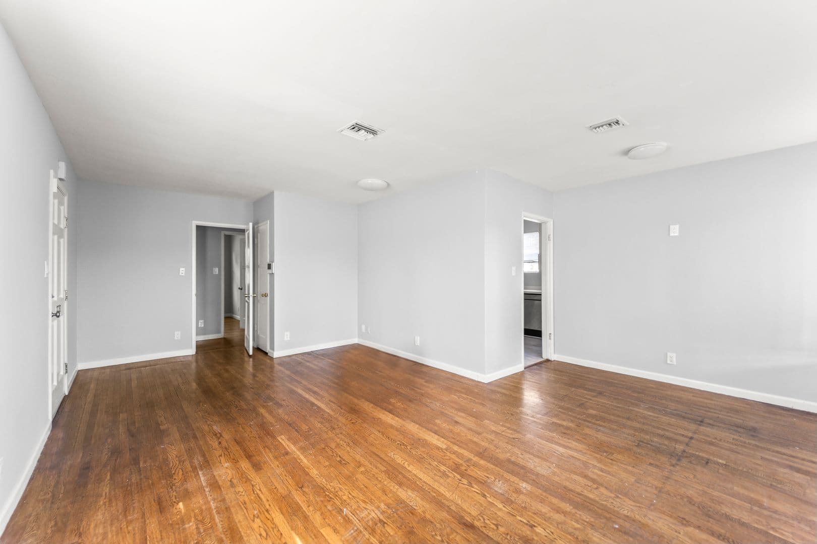 Los Angeles House: 8102 Norwich Ave