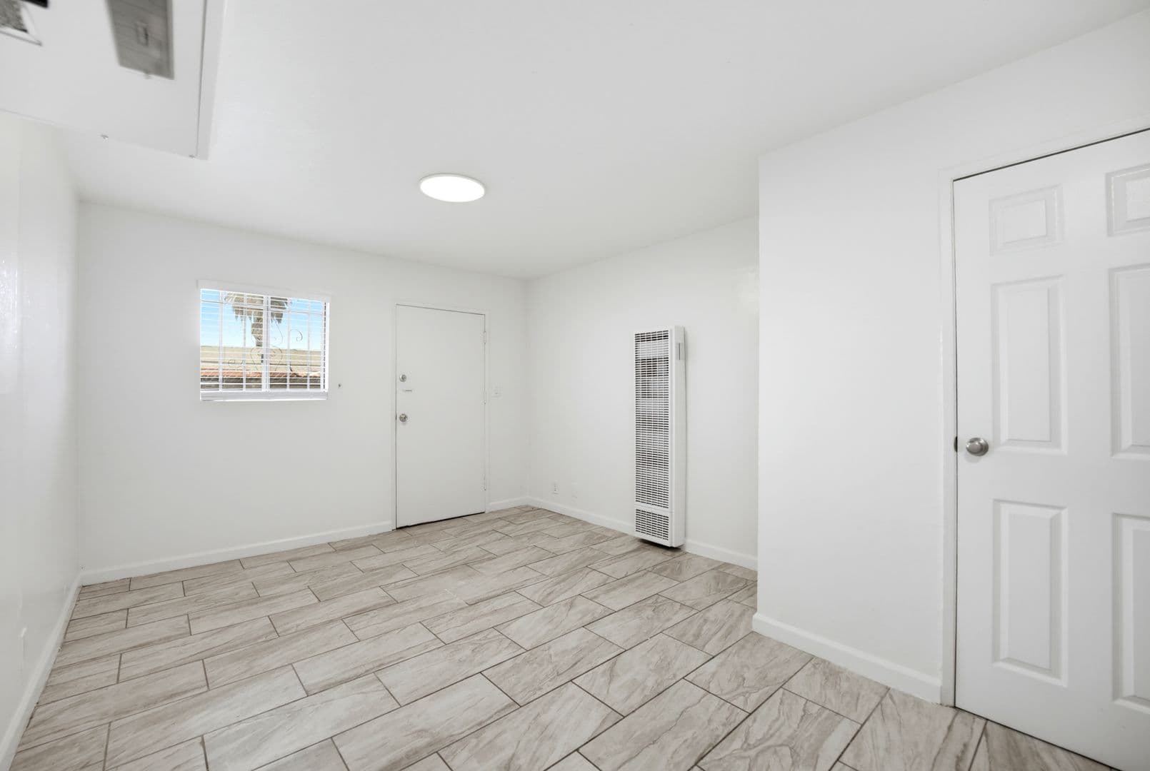 Los Angeles Apartment: 1258 W. 87th St.