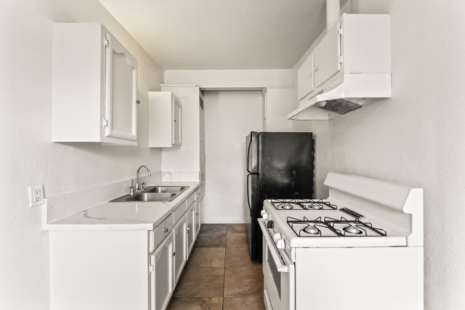 Los Angeles Apartment: 709 E 108th - 709