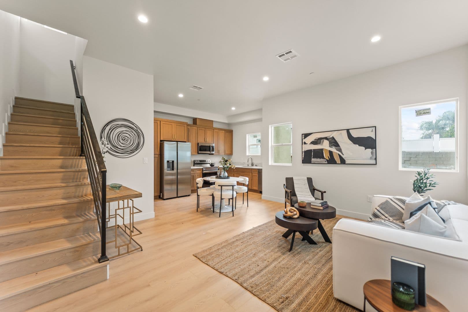 Reseda Apartment: 19025 Bassett Street