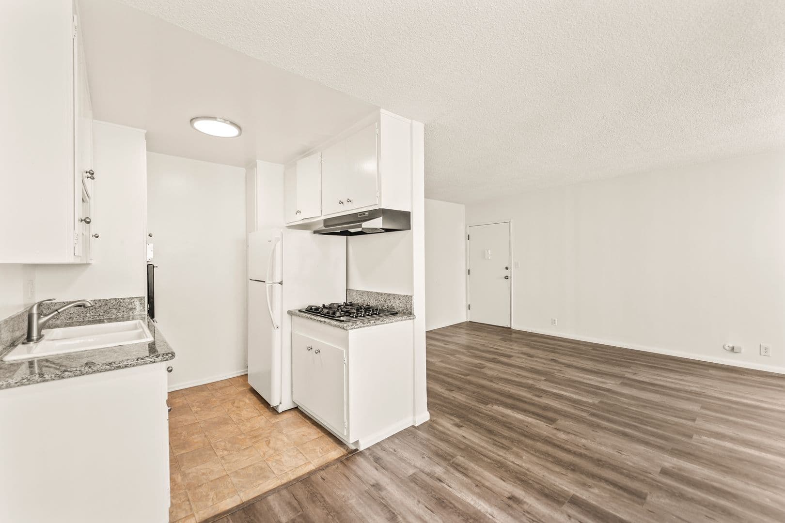 West Hollywood Apartment: 714 W. Knoll Dr.
