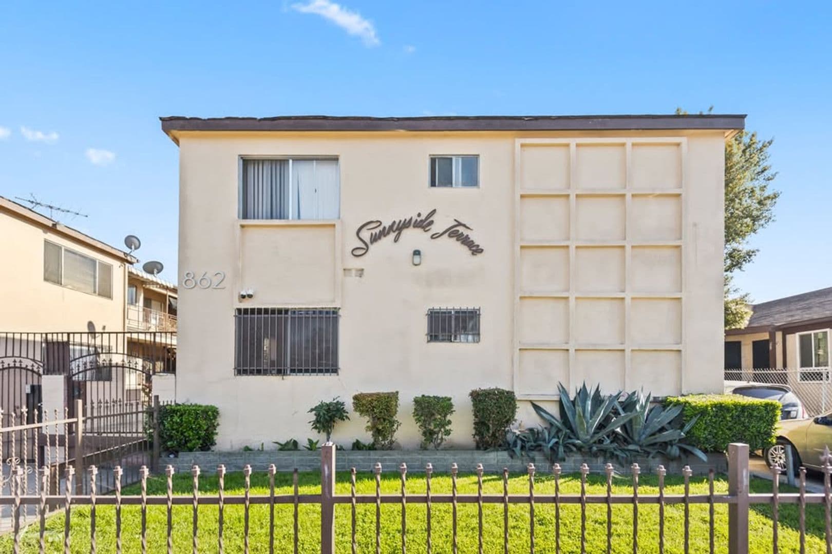 Los Angeles Apartment: 856 W. 84th St.